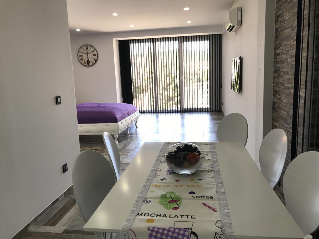 Apartment Ajla Tuzla Eksteriør bilde